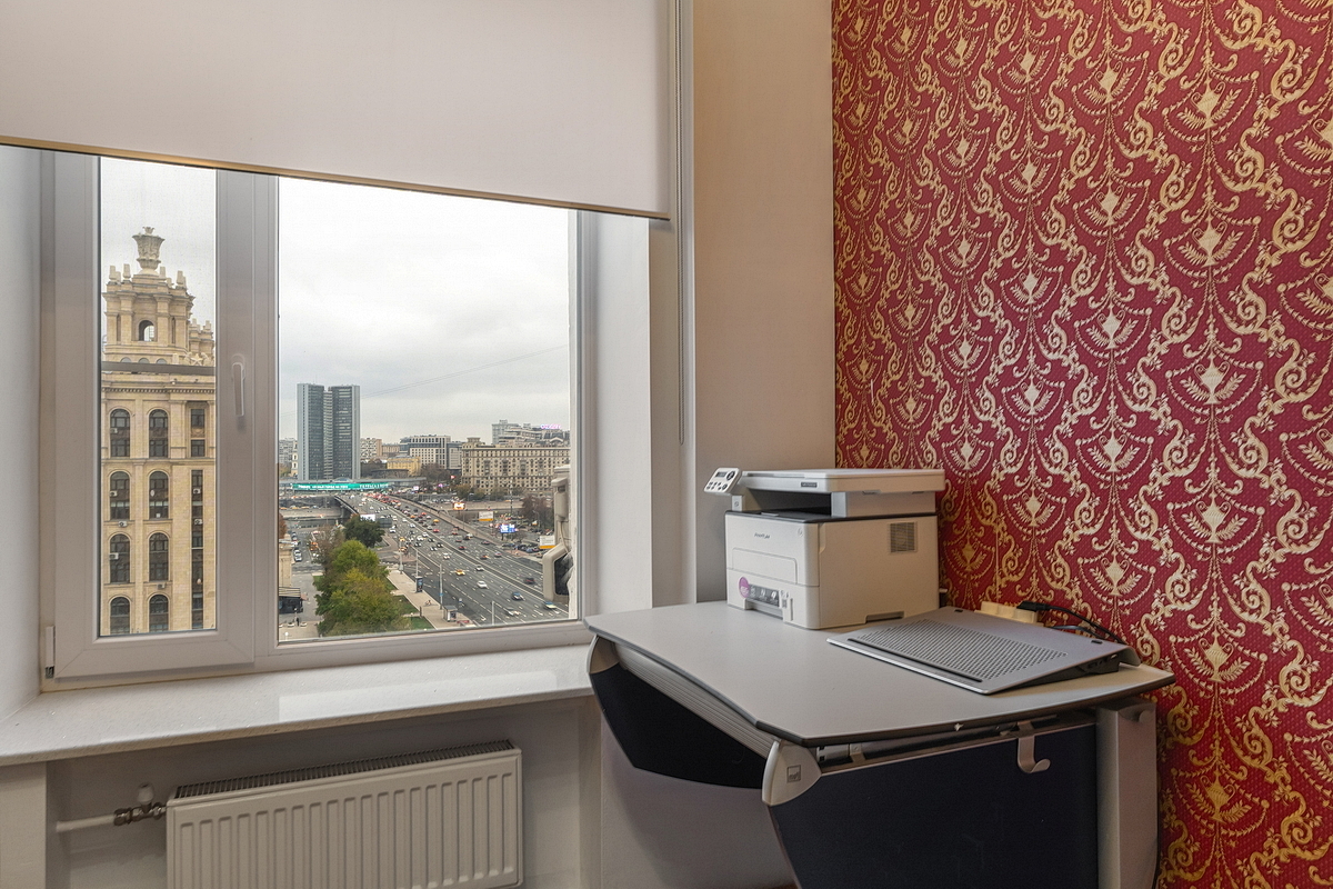 Продаю 4-комнатную квартиру на г Москва, Кутузовский пр-кт, д 4/2, метро Киевская, г. Москва