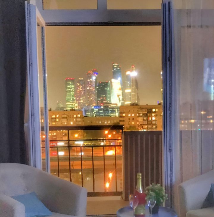 Сдам 3х-комнатную квартиру на Саввинская набережная, 3, метро Смоленская (Арбатско-Покровская линия), г. Москва