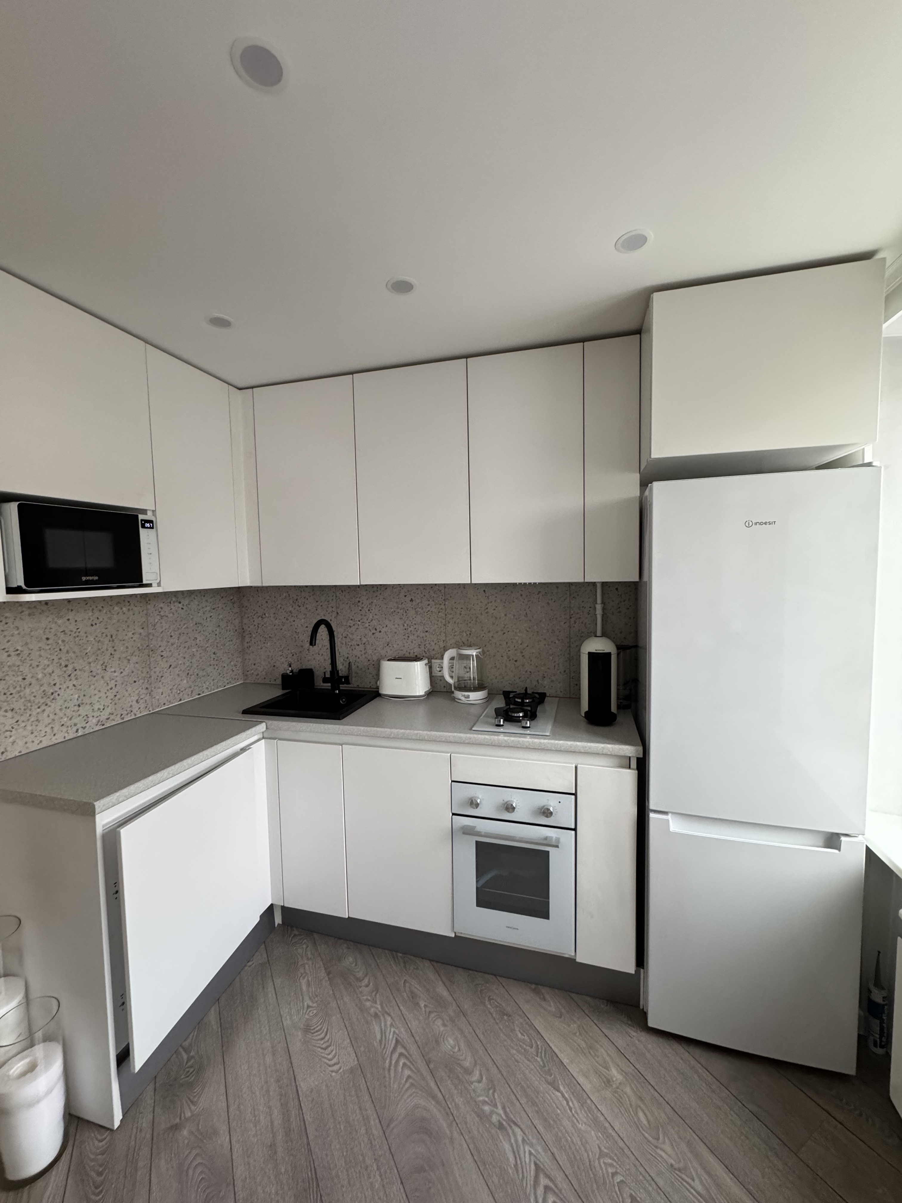 Сдаю двухкомнатную квартиру на г Москва, Вспольный пер, д 16 стр 1, метро Баррикадная, г. Москва