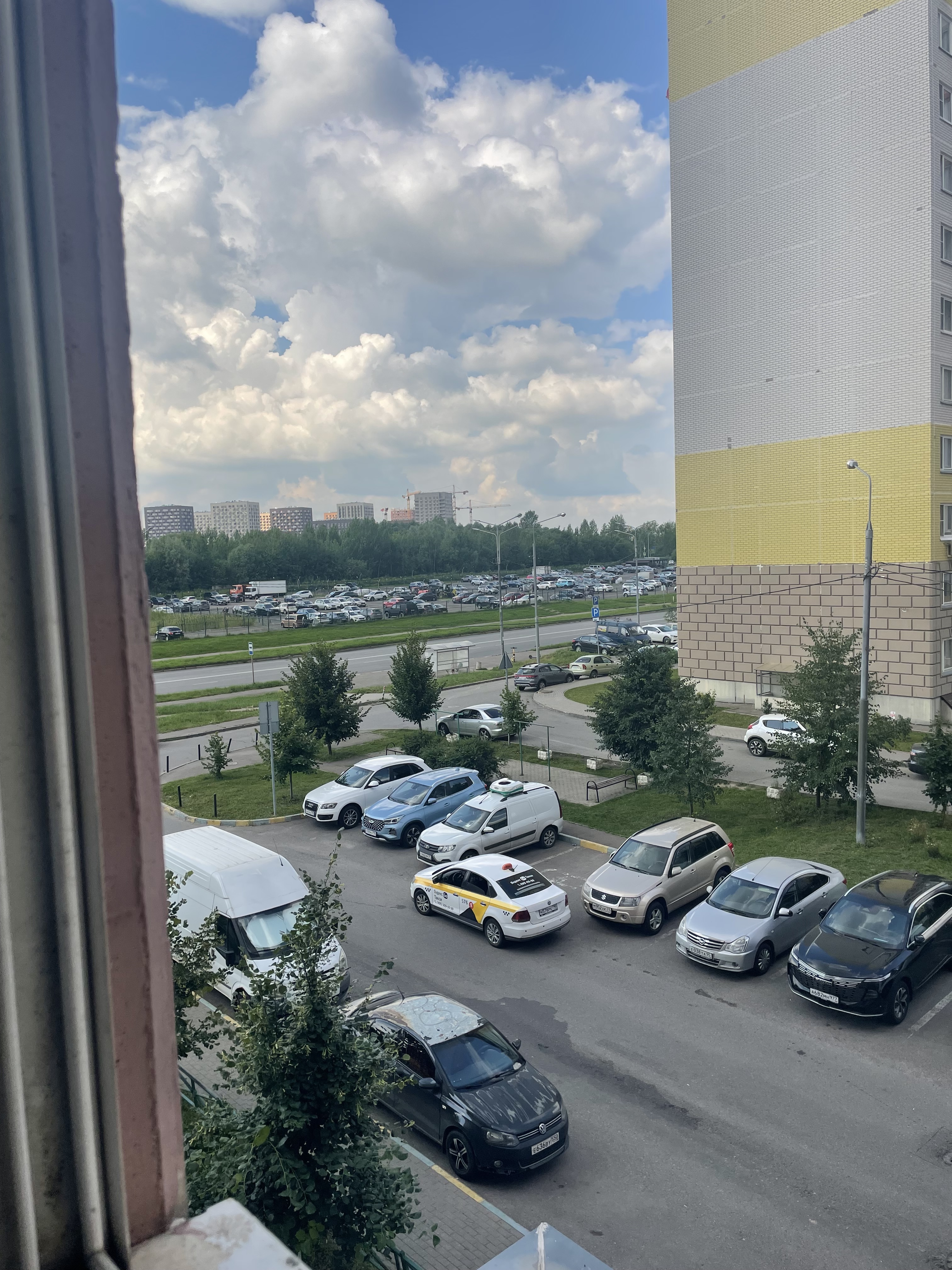 Снять двухкомнатную квартиру на Московская обл, г Видное, пгт Дрожжино, ул Южная, д 11 к 2, метро Аннино, г. Москва