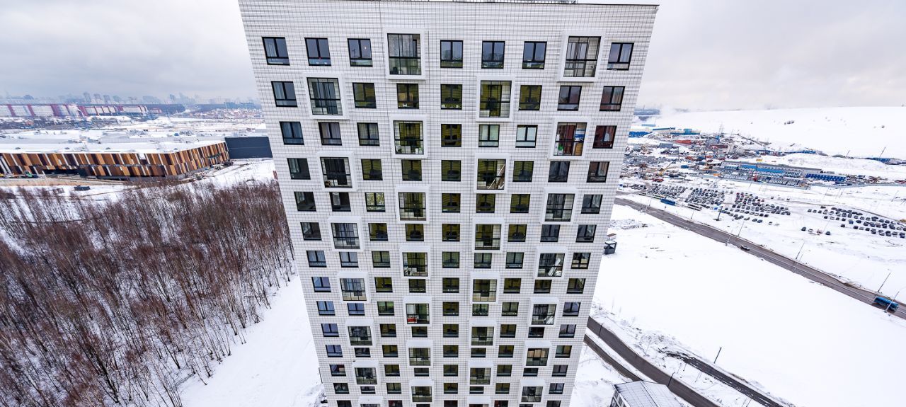Снять трехкомнатную квартиру на улица Саларьевская, 8к3, г. Москва