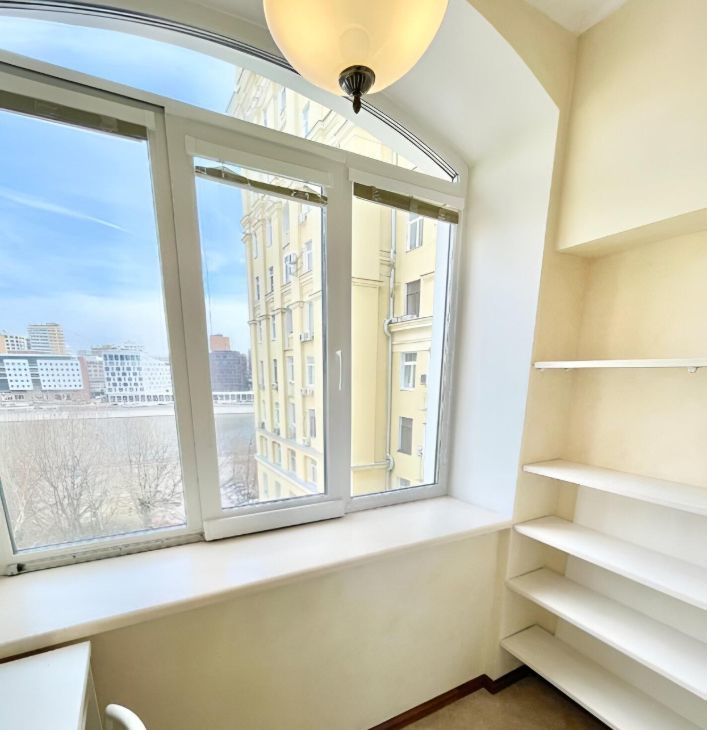 Снять 4к квартиру на Бережковская набережная, 12, метро Смоленская (Арбатско-Покровская линия), г. Москва