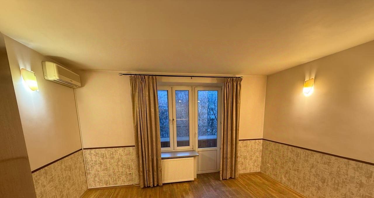 Сдаю трехкомнатную квартиру на Ленинский проспект, 88К2, метро Проспект Вернадского, г. Москва