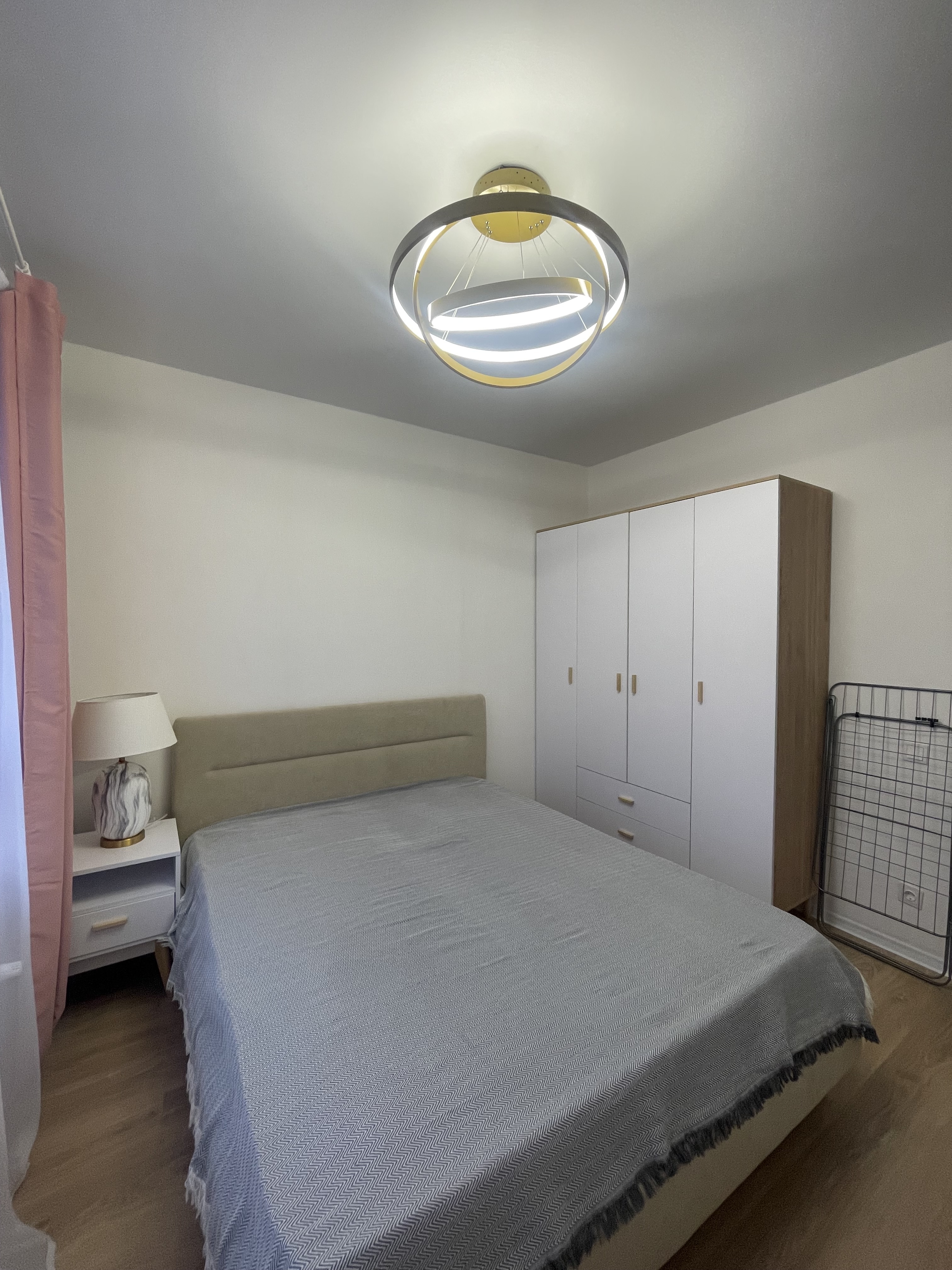 Снять двухкомнатную квартиру на Московская обл, г Домодедово, село Ям, ул Мезенцева, д 14, метро Домодедовская, г. Москва