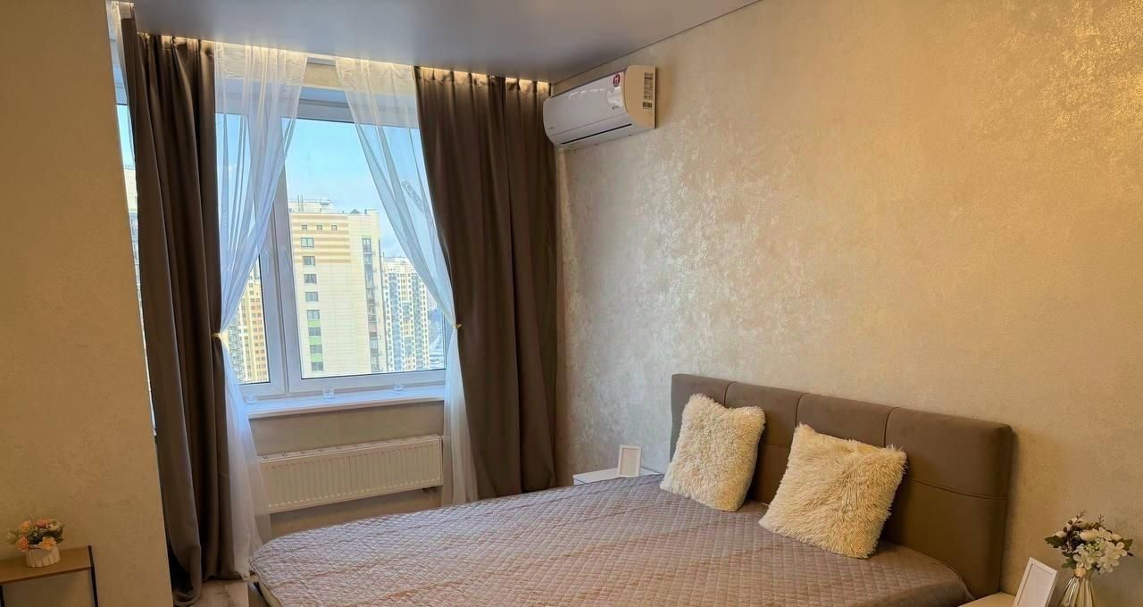 Снять 3-комнатную квартиру на улица Анны Ахматовой, 11к3, метро Новопеределкино, г. Москва