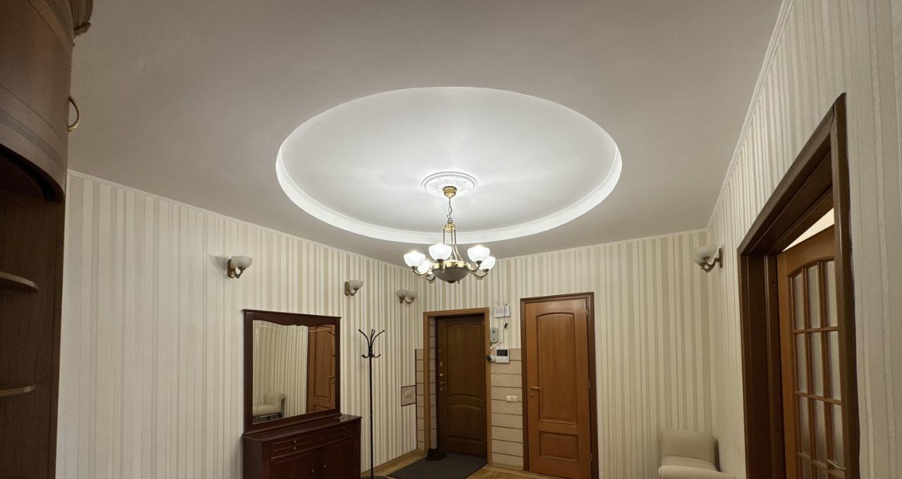 Сдаю трехкомнатную квартиру на Грохольский переулок, 28, метро Тургеневская, г. Москва