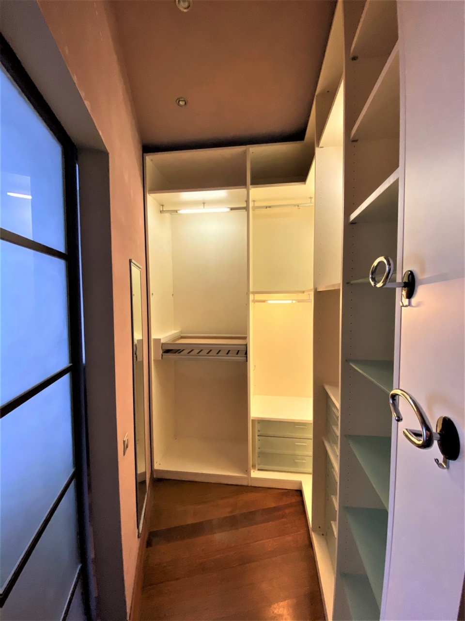 Сдам двухкомнатную квартиру на г Москва, Фрунзенская наб, д 52, метро Спортивная, г. Москва