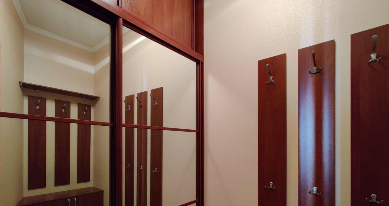 Сдаю четырехкомнатную квартиру на улица Островитянова, 13, г. Москва