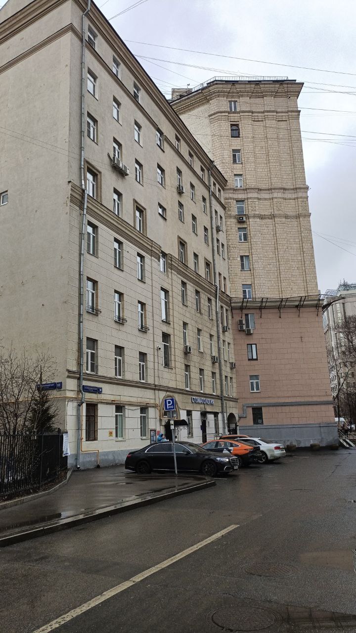 Снять 1-комнатную квартиру на г Москва, Большой Овчинниковский пер, д 10, метро Третьяковская, г. Москва