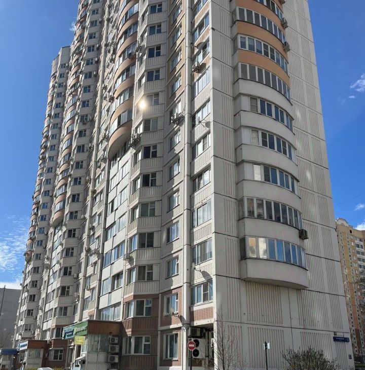 Снять 2к квартиру на Большая Очаковская улица, 5, метро Мичуринский проспект, г. Москва