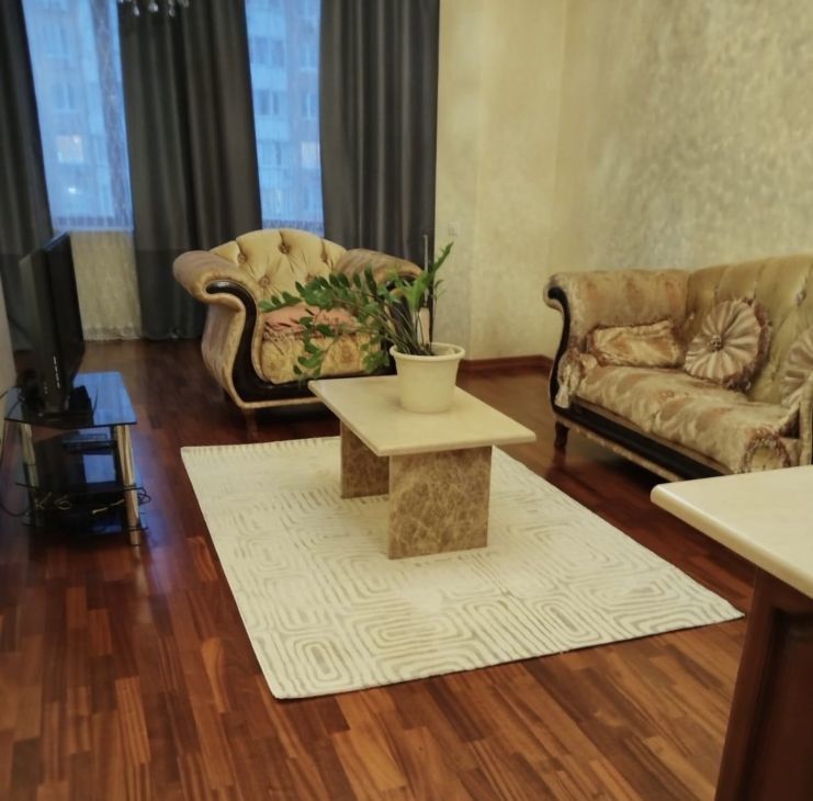 Сдам 3-комнатную квартиру на улица Пырьева, 9к2, метро Киевская, г. Москва