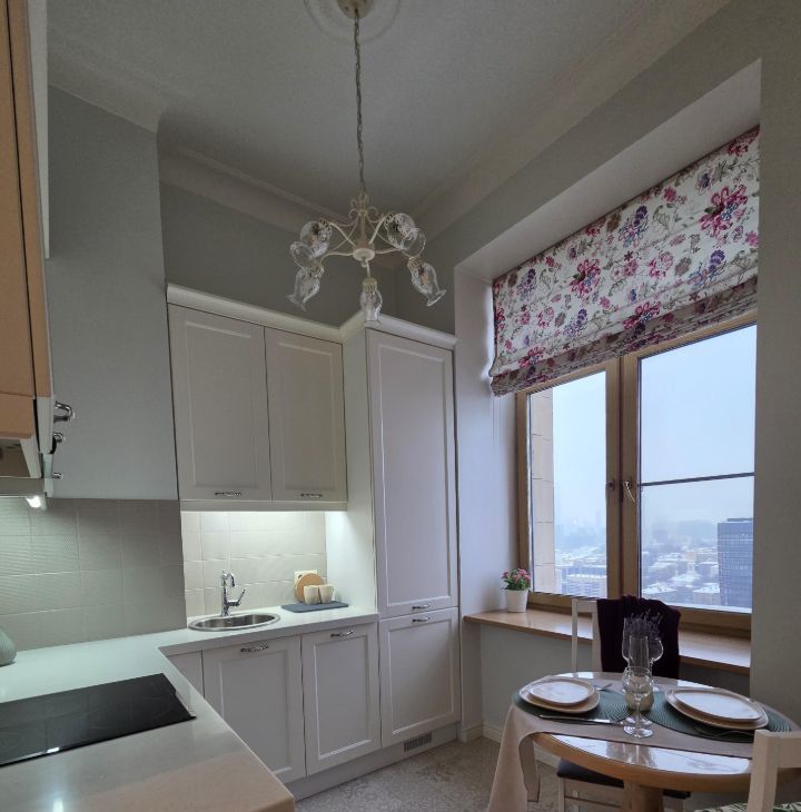 Сдается 2к квартира на Кудринская площадь, 1, метро Смоленская (Арбатско-Покровская линия), г. Москва