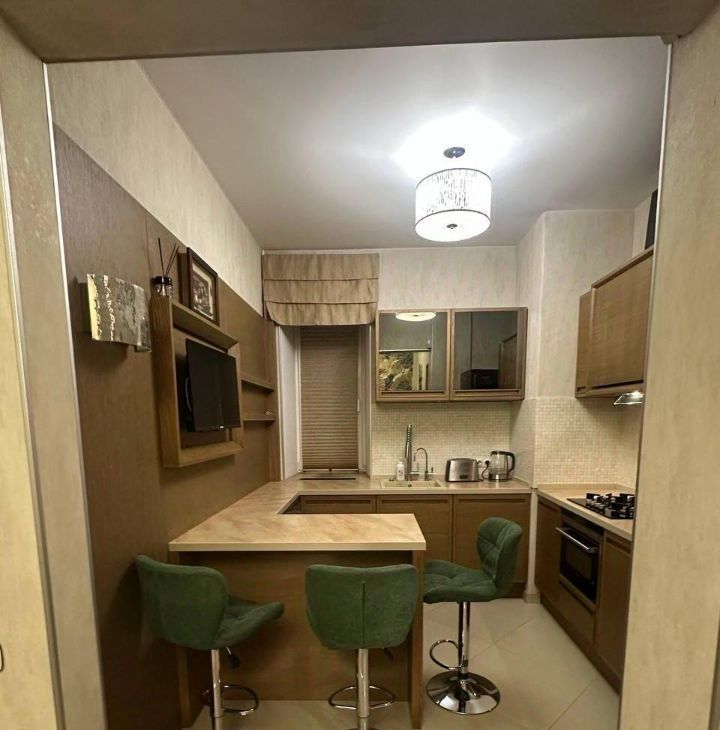 Сдаю двухкомнатную квартиру на Кутузовский проспект, 4/2, метро Смоленская (Арбатско-Покровская линия), г. Москва