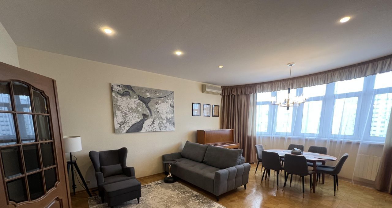 Сдаю 3-комнатную квартиру на Новочеремушкинская улица, 18, метро Профсоюзная, г. Москва