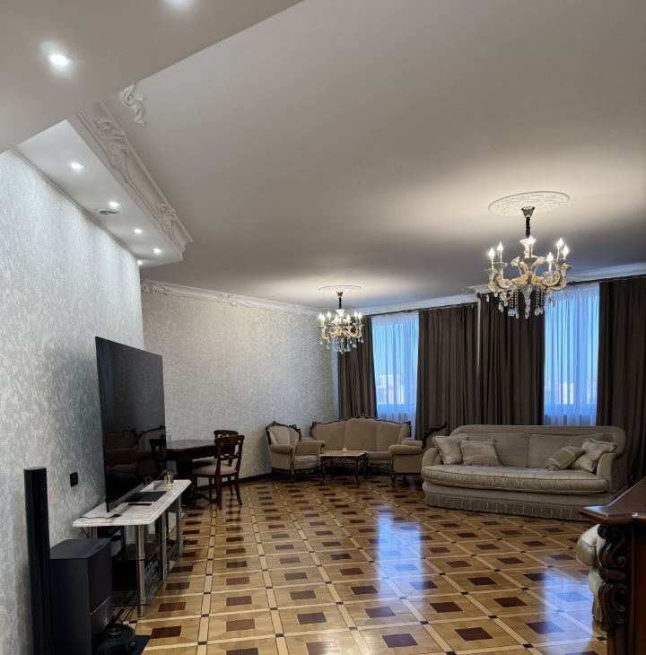 Сдаю трехкомнатную квартиру на Комсомольский проспект, 32К2, метро Лужники, г. Москва