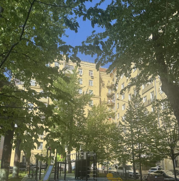 Сдаю трехкомнатную квартиру на Бережковская набережная, 12, г. Москва
