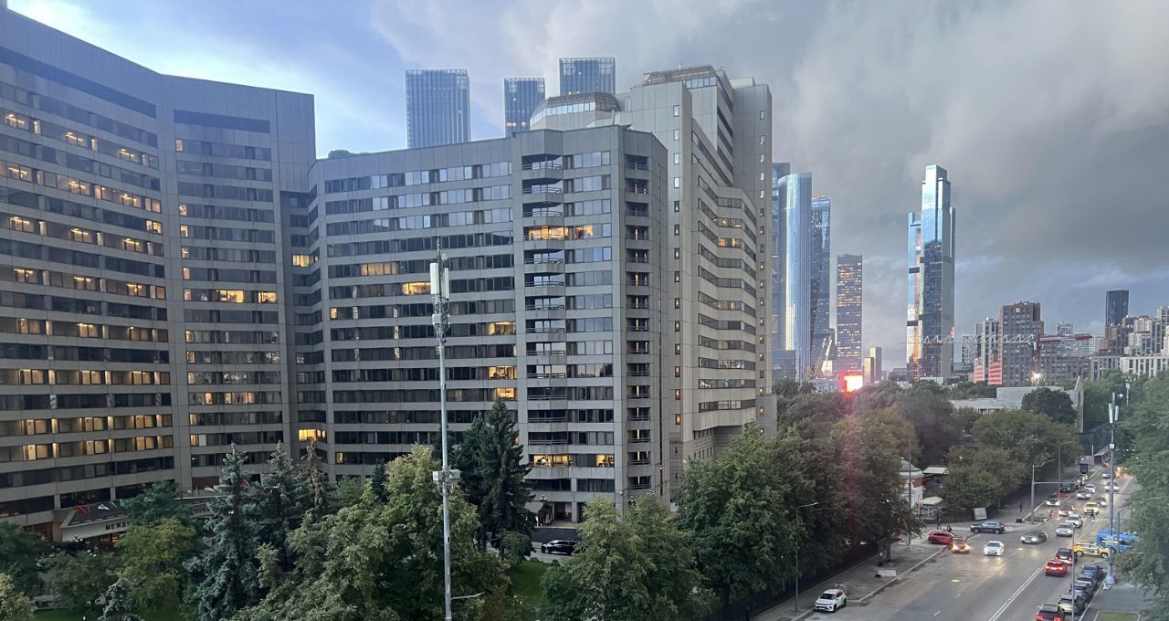 Снять трехкомнатную квартиру на Мантулинская улица, 2, г. Москва