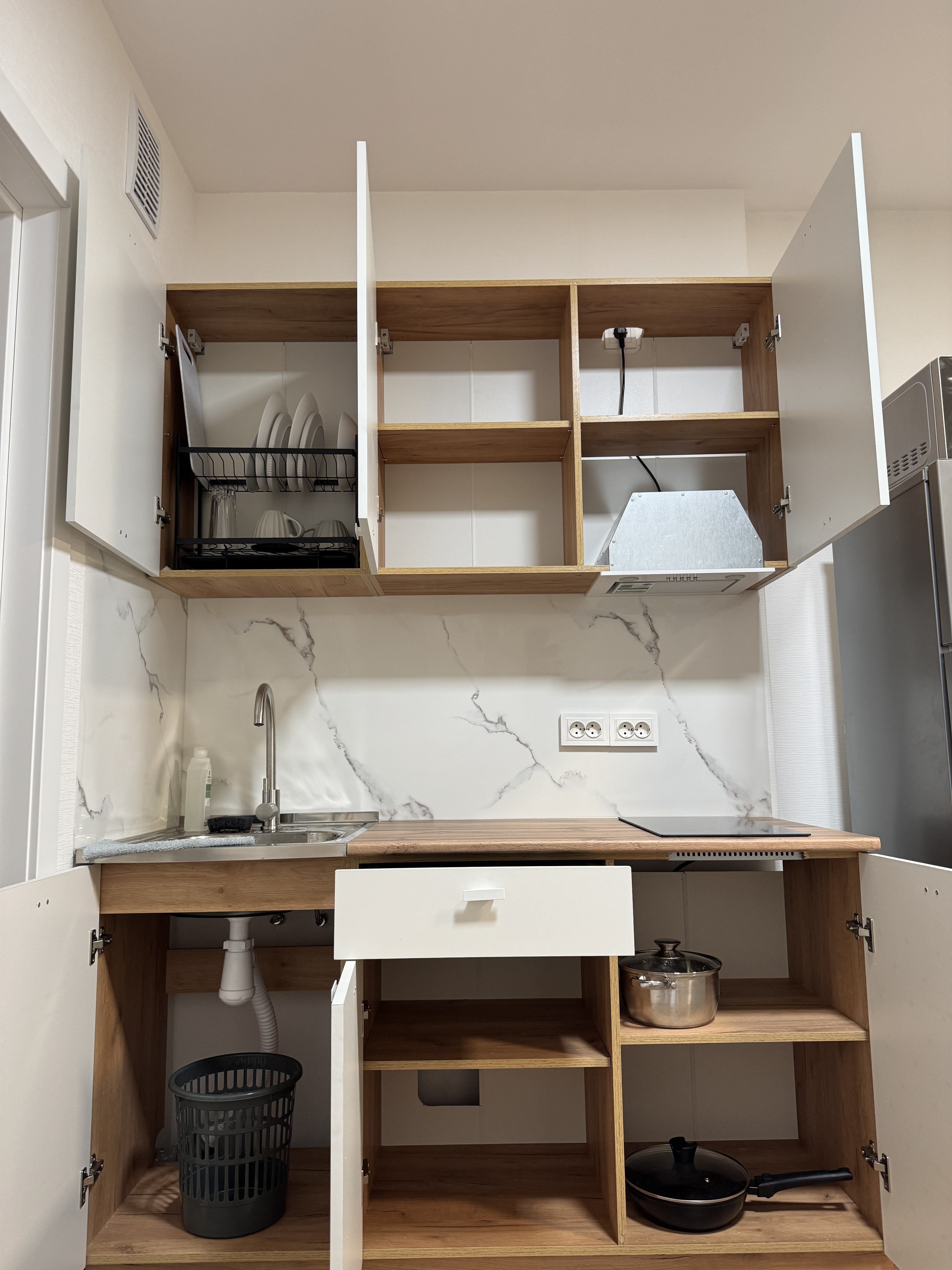 Сдам 1-к квартиру на г Санкт-Петербург, ул Пахомовская, д 14 к 1 стр 1, метро Академическая, г. Санкт-Петербург