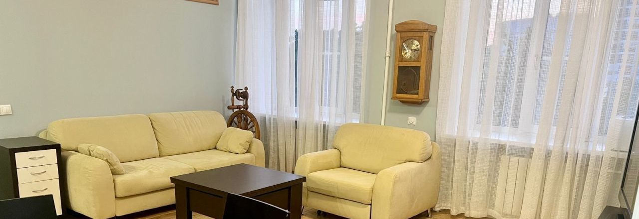 Сдам 3-к квартиру на улица Заморенова, 9С1, метро Баррикадная, г. Москва