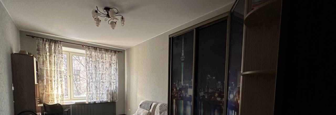 Сдам 4-комнатную квартиру на переулок Сивцев Вражек, 37/16, метро Арбатская (Арбатско-Покровская линия), г. Москва