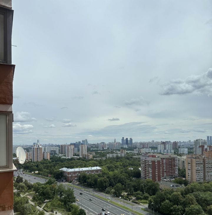 Сдам 3-к квартиру на Можайское шоссе, 6К1, метро Кунцевская, г. Москва