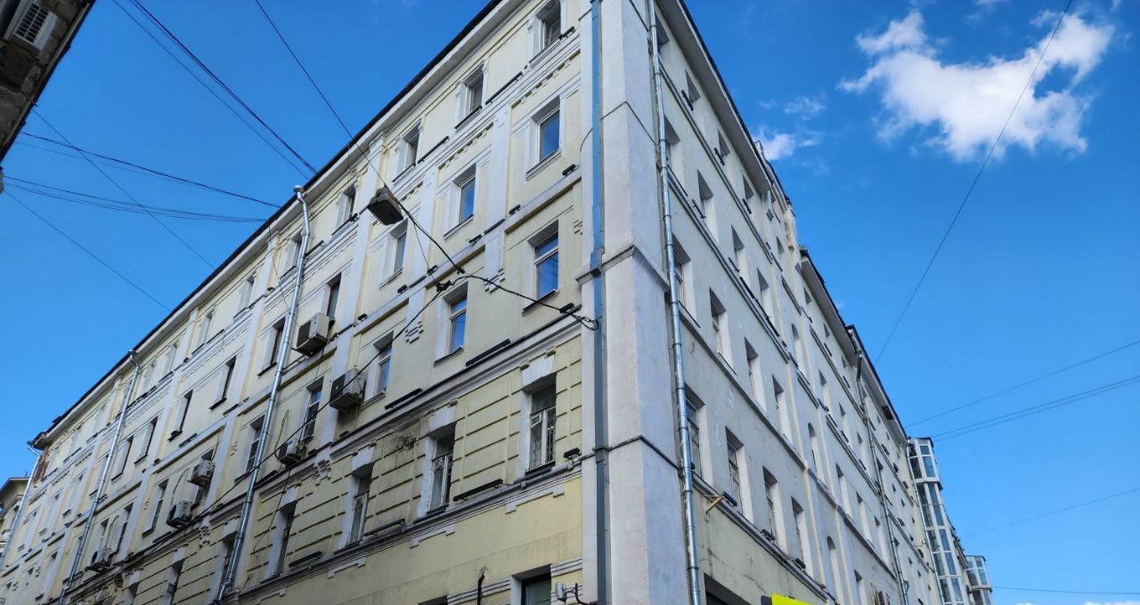 Сдаю 3-к квартиру на Большая Никитская улица, 22/2, метро Баррикадная, г. Москва