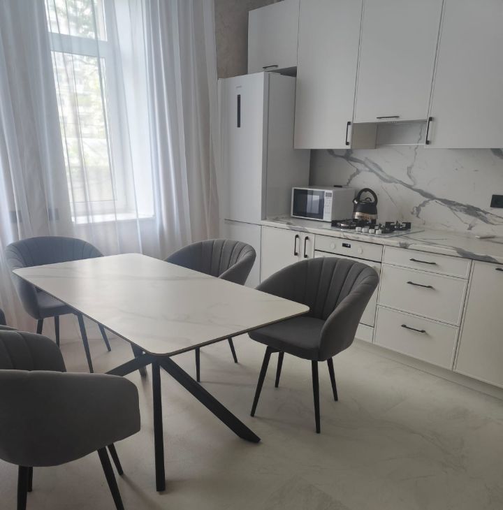 Сдам 3к квартиру на Ленинградское шоссе, 8к2, метро Войковская, г. Москва