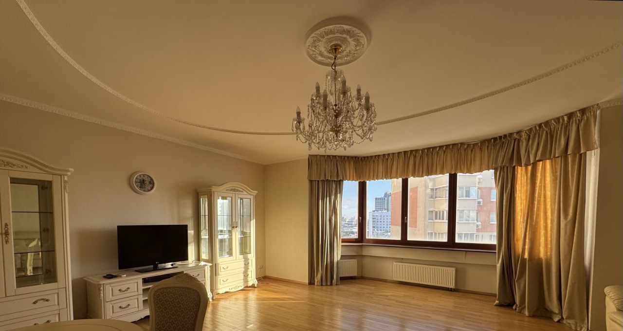 Снять трехкомнатную квартиру на Грохольский переулок, 28, метро Сухаревская, г. Москва