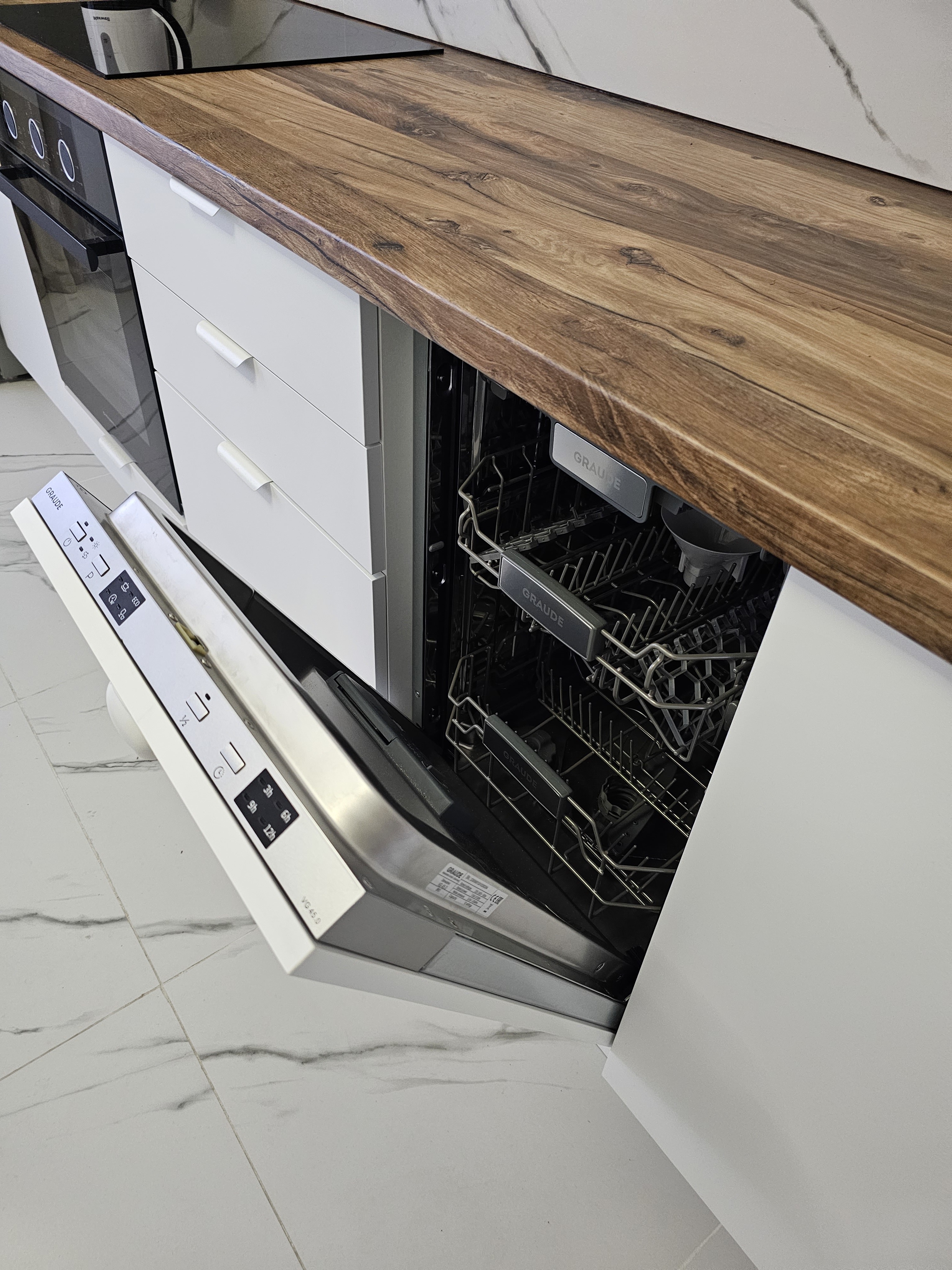 Сдаю 3к квартиру на Московская обл, г Красногорск, ул Тенистых Аллей, д 3 к 3, метро Строгино, г. Москва