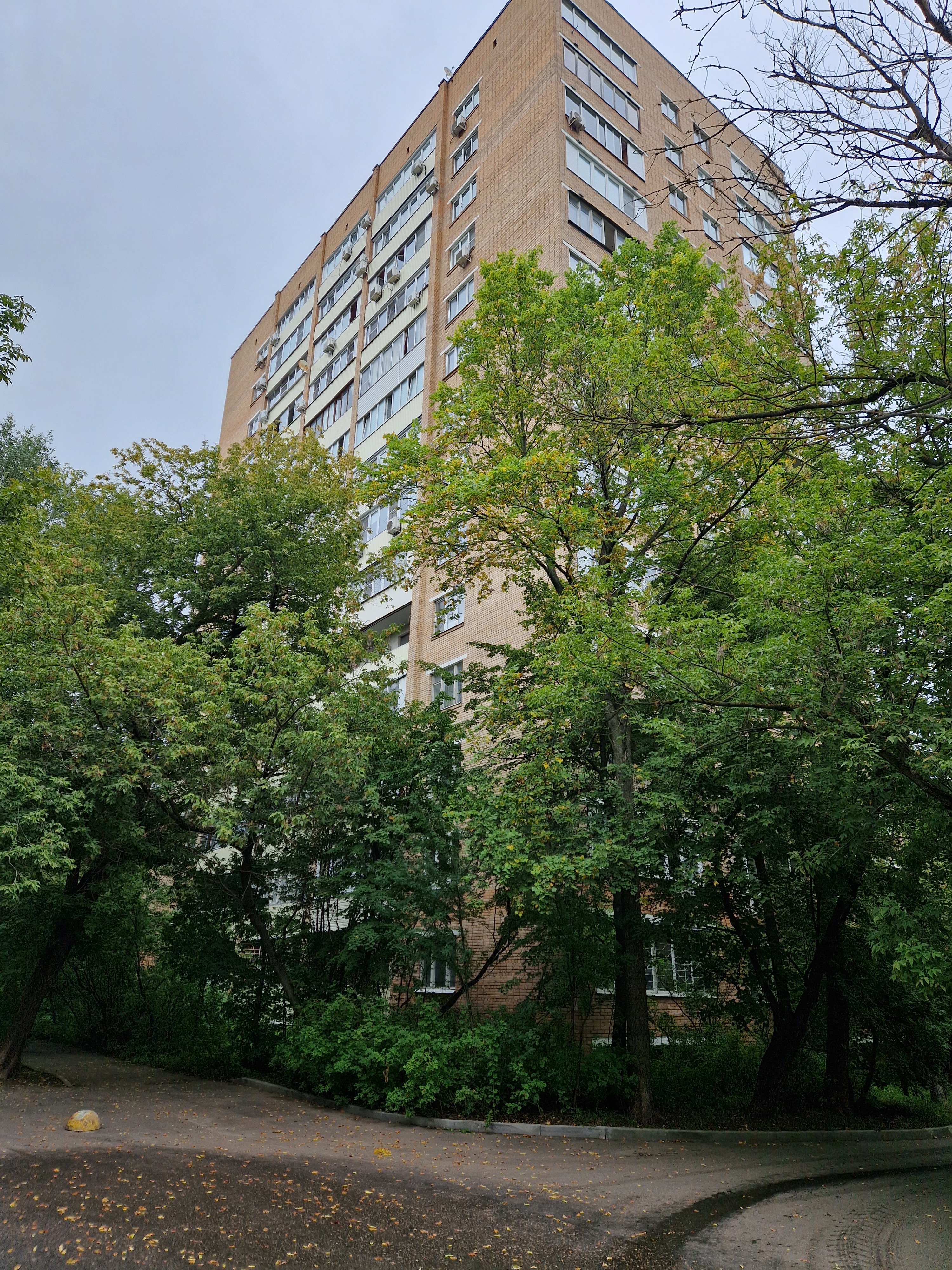 Снять однокомнатную квартиру на г Москва, ул Расплетина, д 19 к 2, метро Октябрьское поле, г. Москва