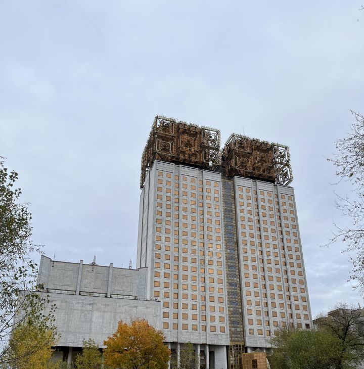 Сдам трехкомнатную квартиру на Ленинский проспект, 32, метро Площадь Гагарина, г. Москва