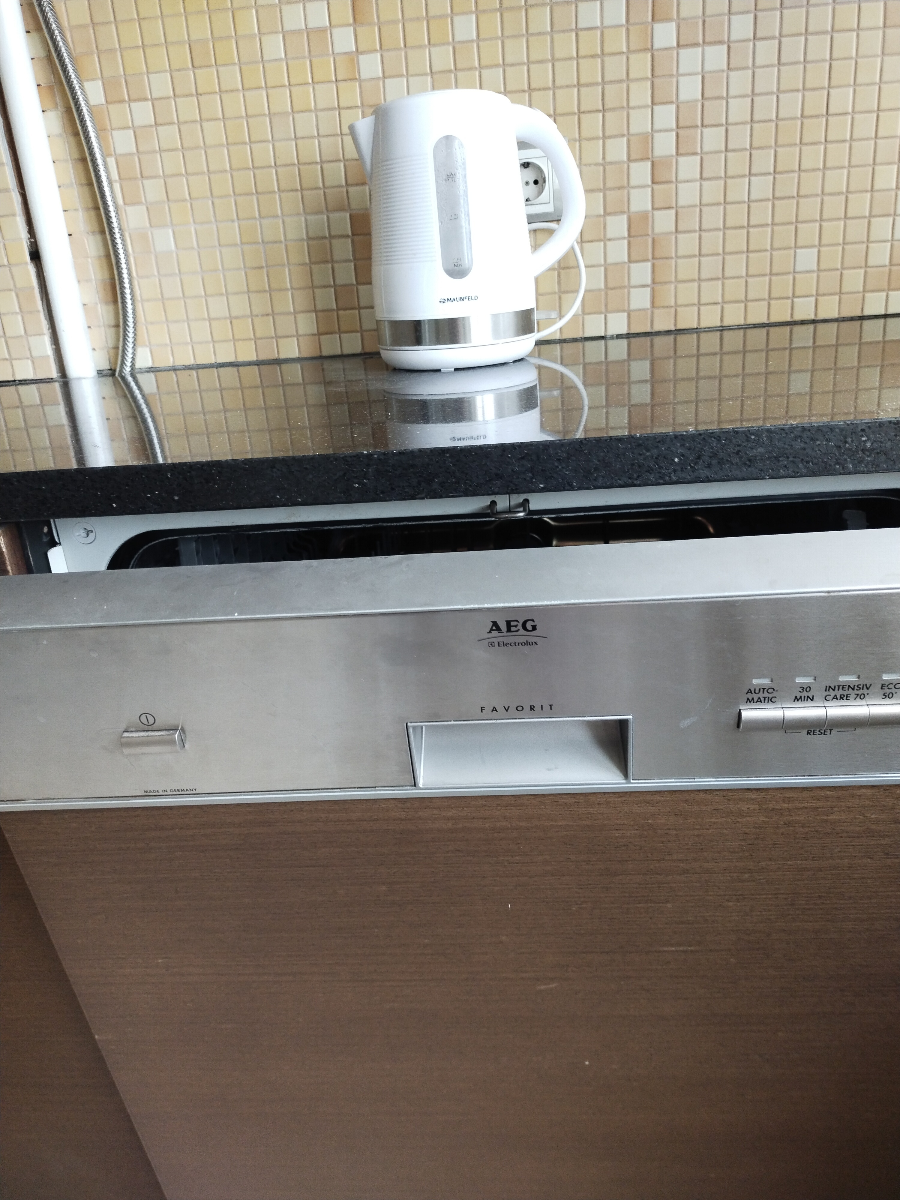 Снять 3-комнатную квартиру на г Москва, Малый Власьевский пер, д 6, метро Смоленская (Арбатско-Покровская линия), г. Москва