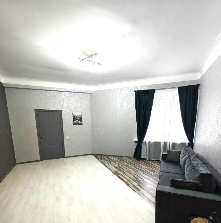 Сдаю 4-к квартиру на 1-й Басманный переулок, 5/20С1, метро Курская, г. Москва