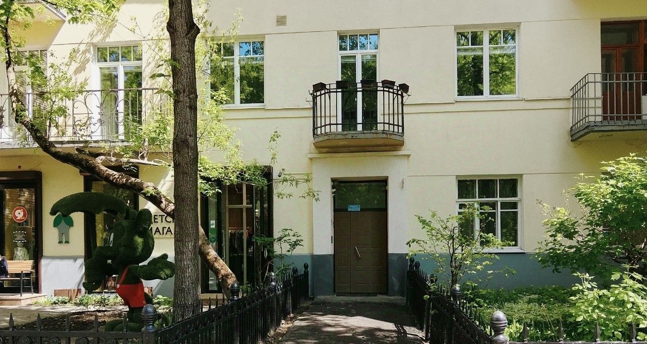 Сдаю 4к квартиру на Малая Бронная улица, 36, метро Тверская, г. Москва