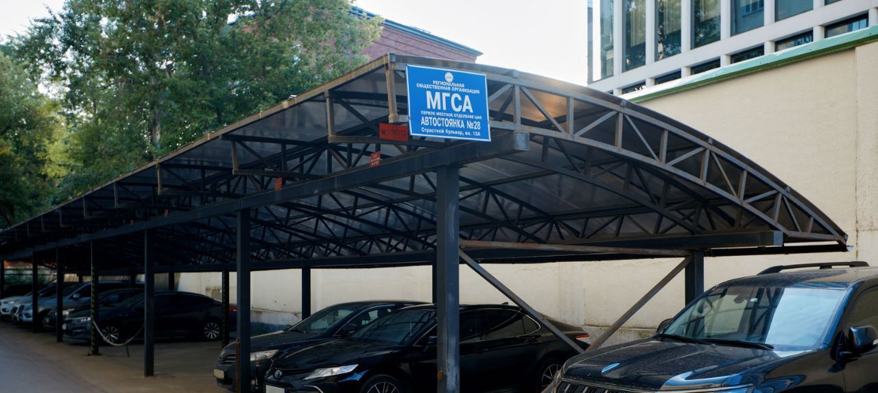Сдаю 4-к квартиру на Страстной бульвар, 13А, метро Трубная, г. Москва