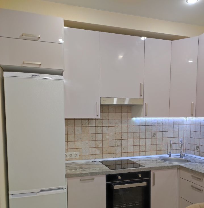 Сдаю двухкомнатную квартиру на переулок 1-й Котляковский, 2Ак3, метро Варшавская, г. Москва