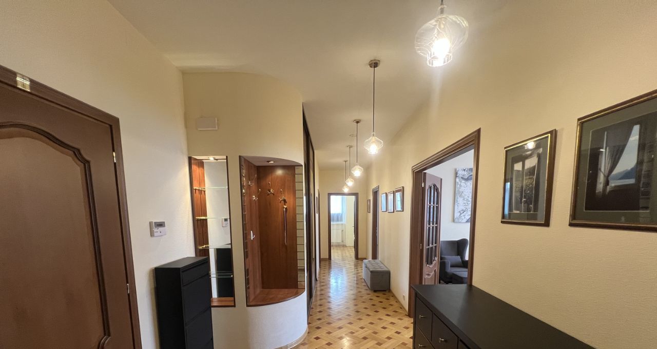 Снять 3-комнатную квартиру на Новочеремушкинская улица, 18, метро Академическая, г. Москва