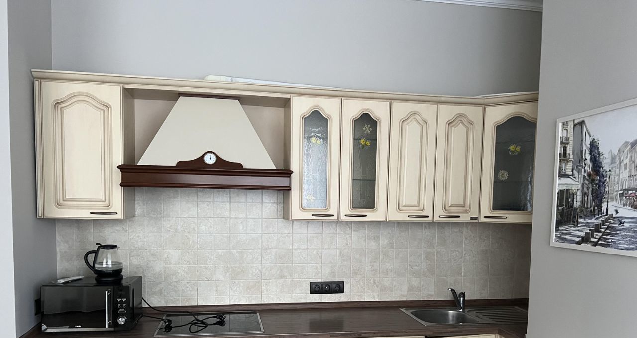 Аренда трехкомнатной квартиры на улица Шаболовка, 23к5, метро Октябрьская, г. Москва