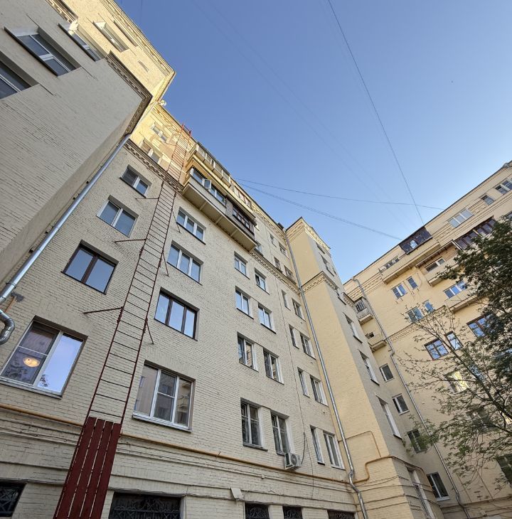 Сдаю 3-комнатную квартиру на улица Павла Андреева, 28К4, метро Шаболовская, г. Москва