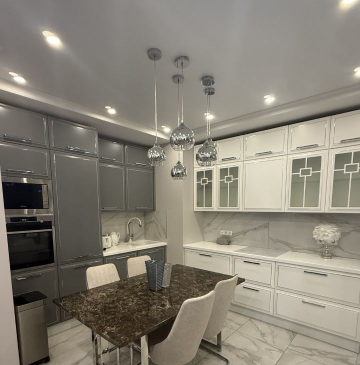 Сдаю трехкомнатную квартиру на Рябиновая улица, 3к3, метро Кунцевская, г. Москва