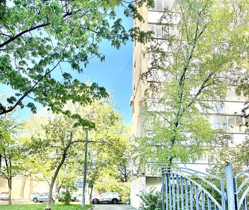 Сдается трехкомнатная квартира на улица Бахрушина, 4С1, метро Новокузнецкая, г. Москва