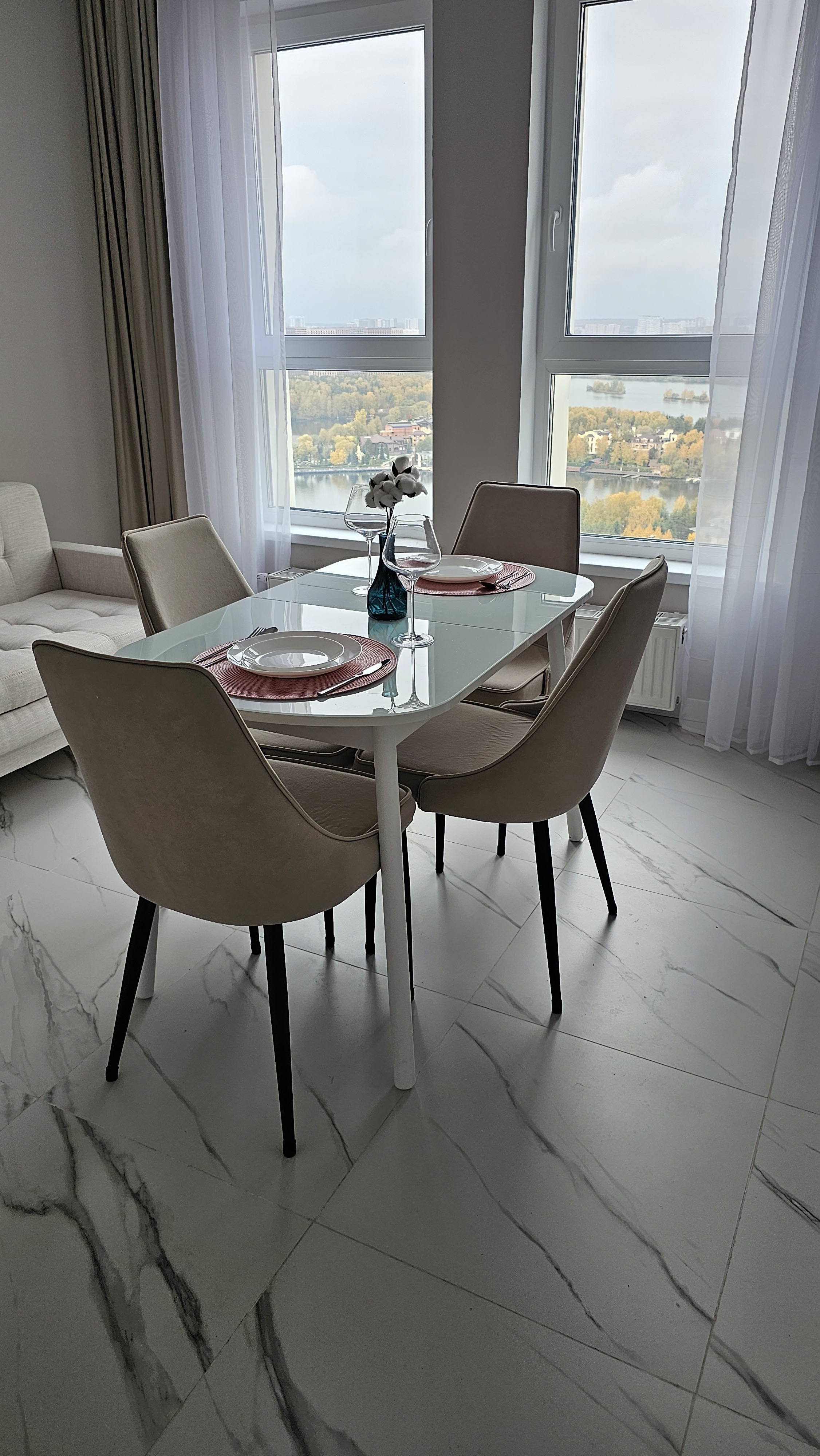 Снять трехкомнатную квартиру на Московская обл, г Красногорск, ул Тенистых Аллей, д 3 к 3, метро Строгино, г. Москва