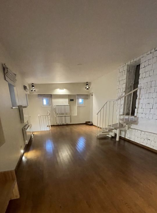 Сдам четырехкомнатную квартиру на Гончарная улица, 26к1, метро Китай-город, г. Москва