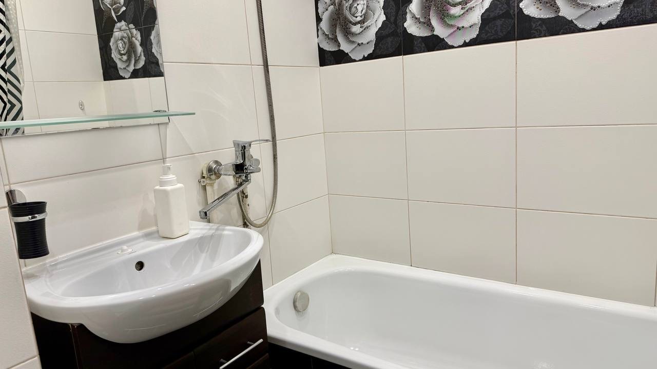 Аренда 1-к квартиры на г Москва, ул Коктебельская, д 4 к 1, метро Улица Старокачаловская, г. Москва