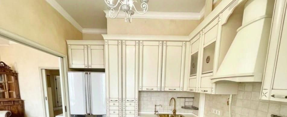 Сдам 4-комнатную квартиру на Бережковская набережная, 12, метро Смоленская (Арбатско-Покровская линия), г. Москва