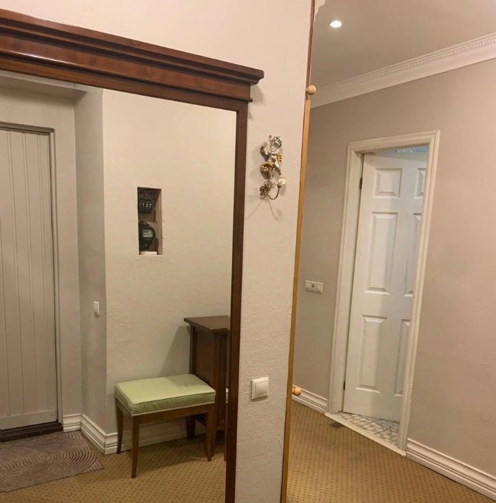 Аренда трехкомнатной квартиры на Петровский бульвар, 17/1, метро Охотный ряд, г. Москва