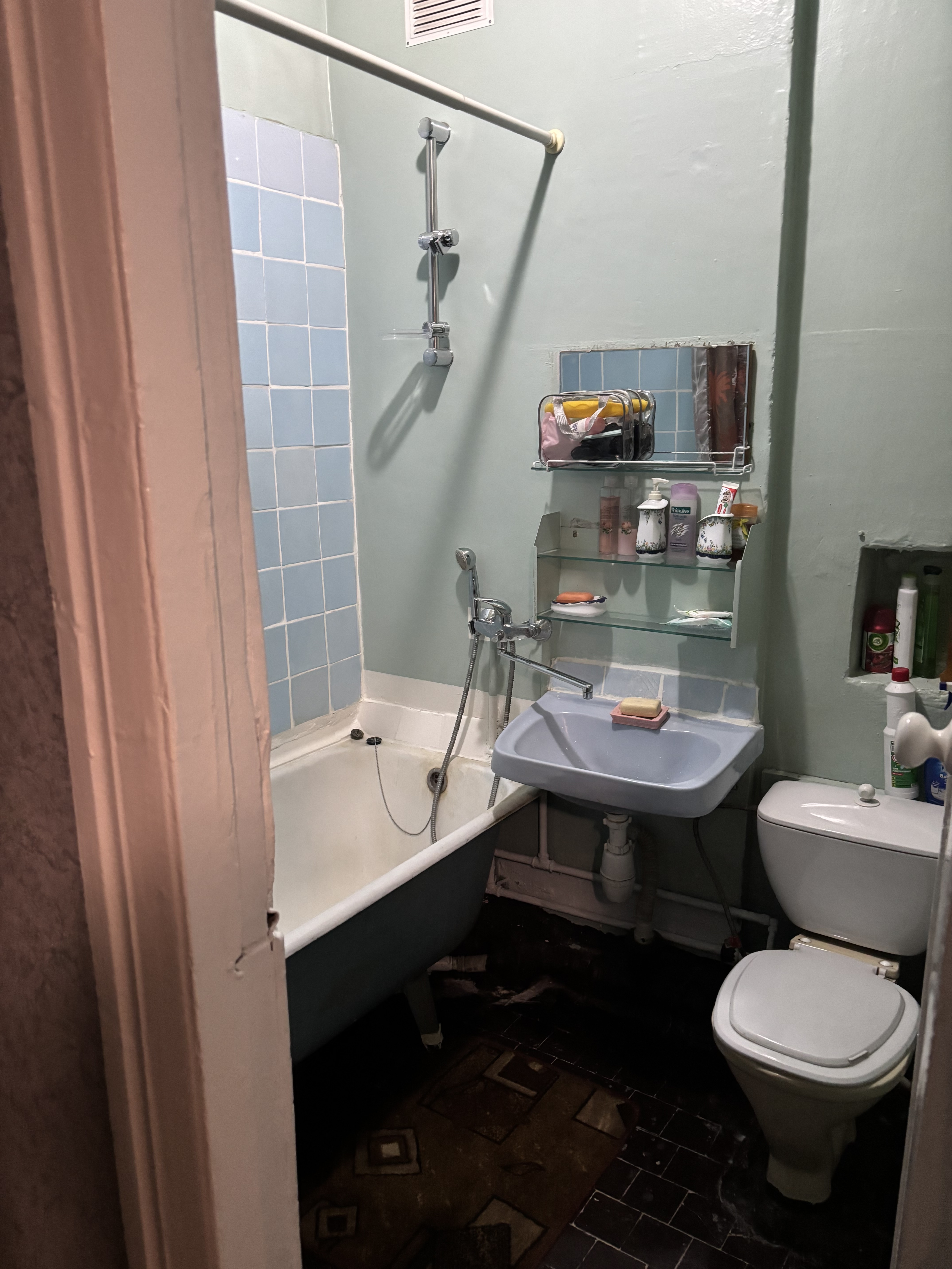 Сдаю комнату на г Москва, ул Юных Ленинцев, д 48, метро Волжская, г. Москва