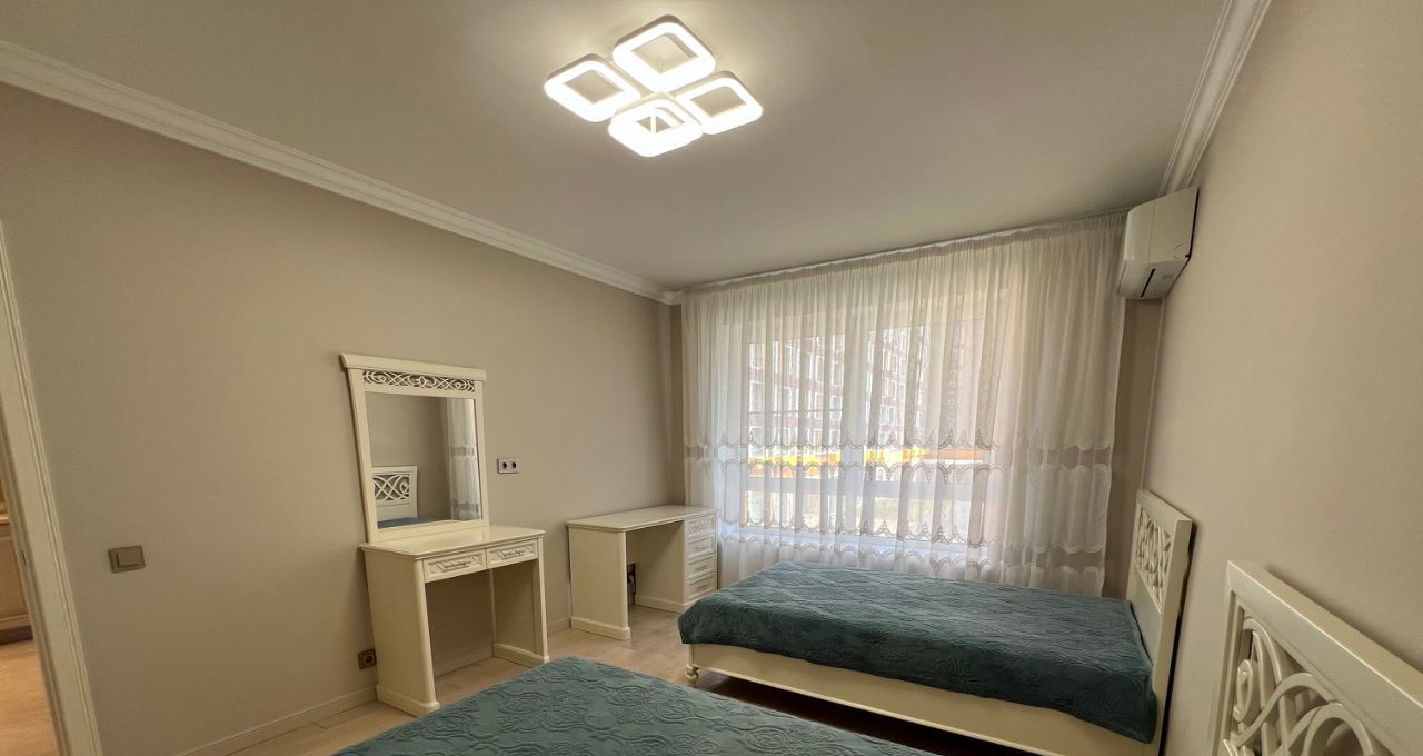Сдаю 3к квартиру на улица Саларьевская, 14к2, метро Румянцево, г. Москва
