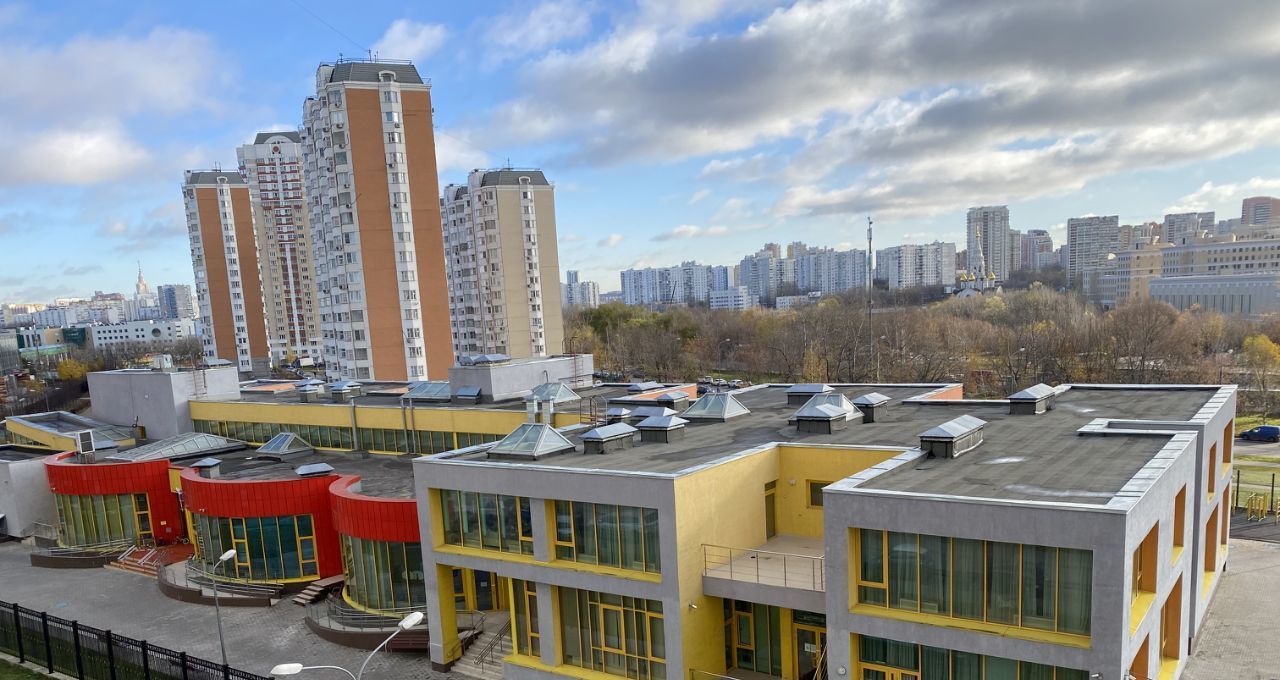 Снять 1-комнатную квартиру на Большая Очаковская улица, 3, метро Мичуринский проспект, г. Москва