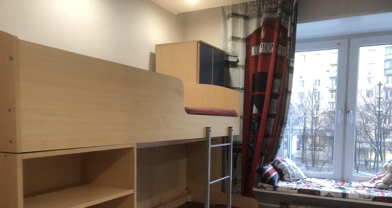 Сдается 3-к квартира на Смоленская улица, 10, метро Парк культуры, г. Москва